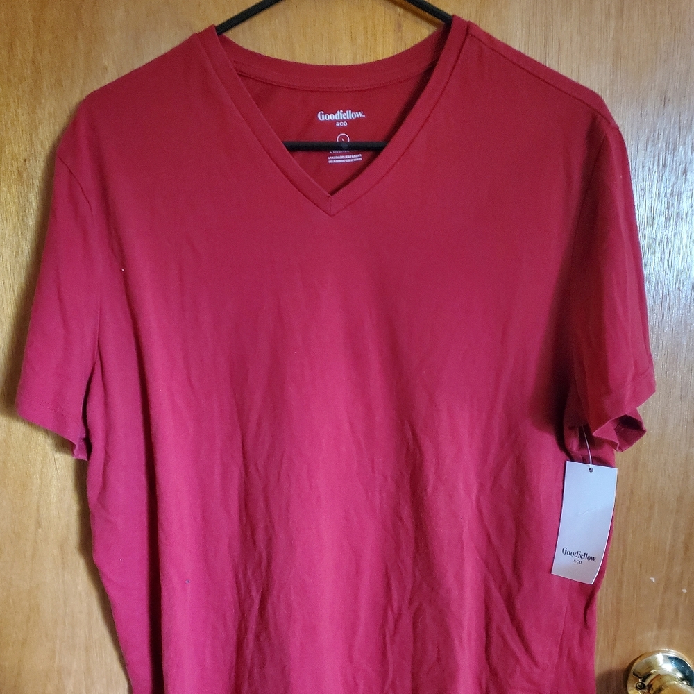 NWT Goodfellow and Co men's red v neck tshirt size Large